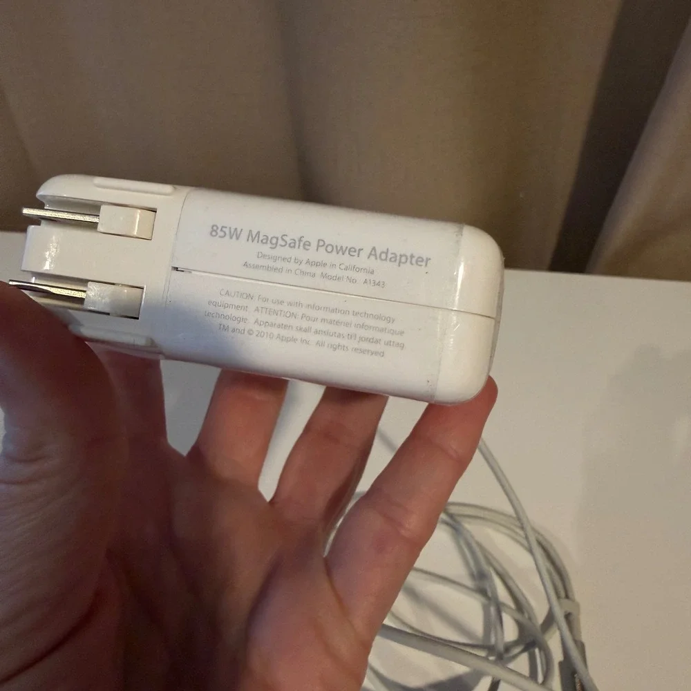 Apple 85W MagSafe‎ Power Adapter MacBook Pro Charger A1343 L-Shape White